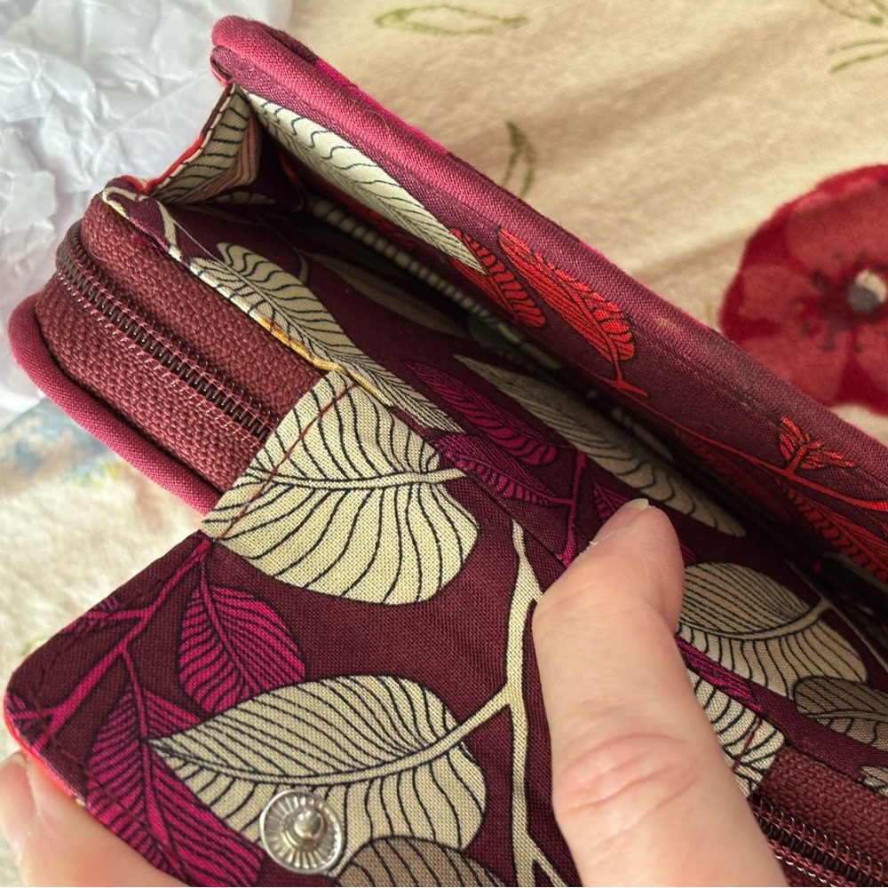 🎈2/$40, 3/$50🔶 VERA BRADLEY NWOT quilted Geometric Patterned Wristlet/Wallet - Picture 14 of 16